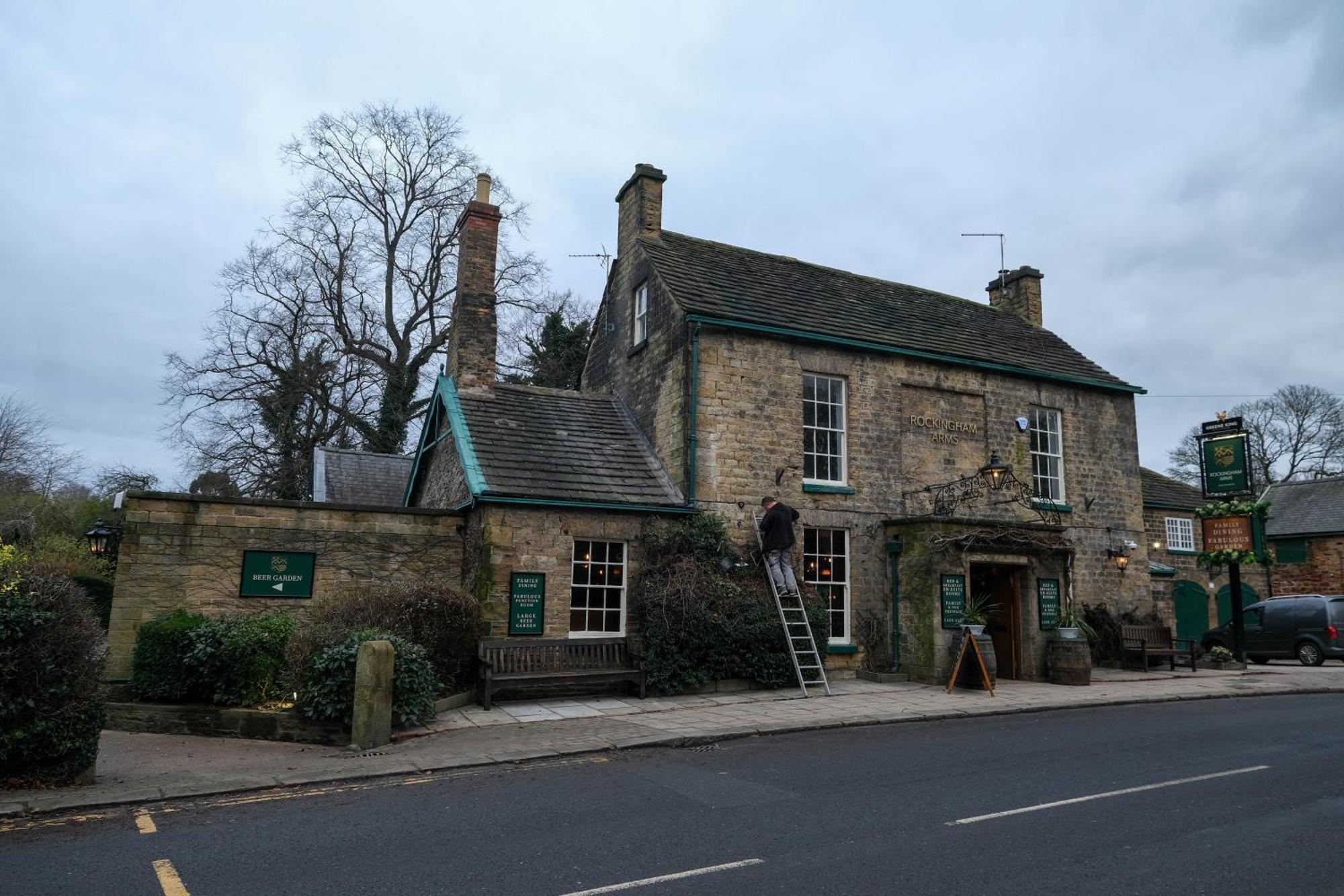 Rockingham Arms By Greene King Inns Wentworth  Bagian luar foto