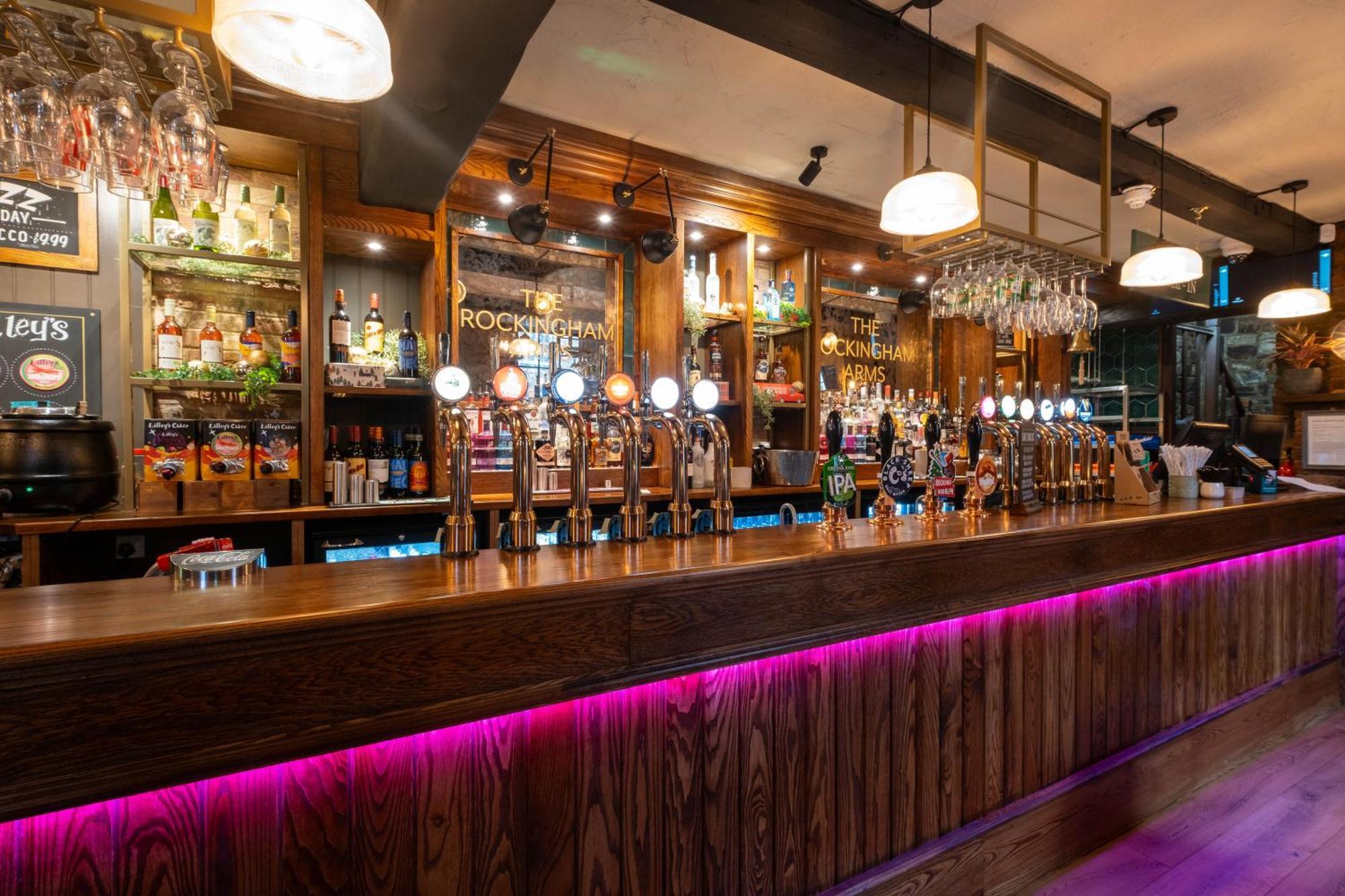 Rockingham Arms By Greene King Inns Wentworth  Bagian luar foto